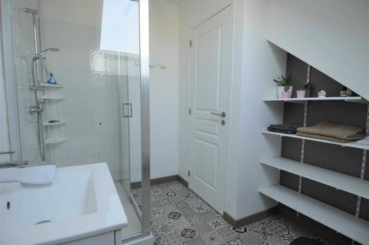 Appartement Moderne Avec Terrasse A 500M De La Mer Courseulles-sur-Mer Exterior photo